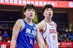 媒体人：现代篮球中锋地位普遍偏低 杨瀚森&余嘉豪都依赖后卫带动