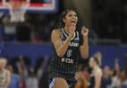 WNBA观众投掷绿色假阳具!里斯调侃对手:你为啥到处乱扔这玩意